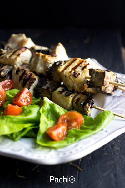 Pinchos de Pollo con Salsa de Marañón