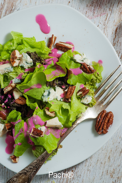 Mezcla de Lechuga con Queso Azul y Nueces Pecanas Picantes y Asadas