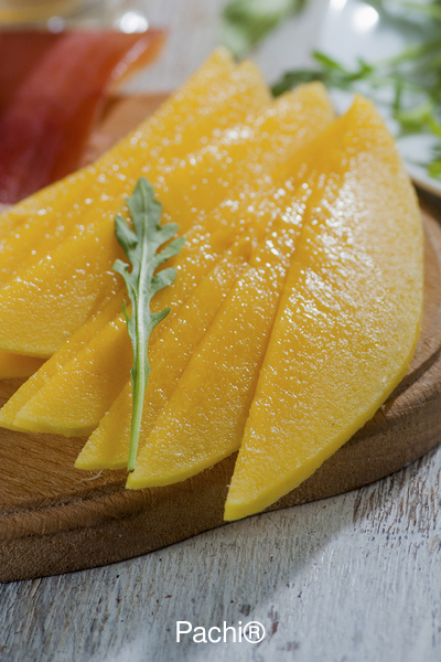 Ensalada de Lechuga Romana, camarones y mango