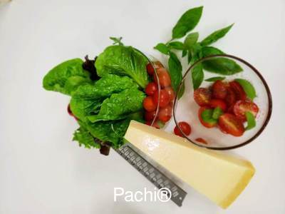 Lechuga Romana con Tomate Cherry y Vinagre Balsámico