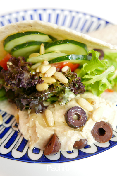 Roll de Tahini y Nueces con Humus de Garbanzo
